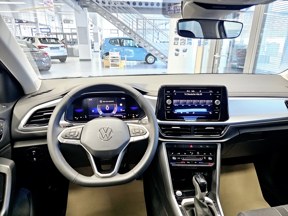 VW T-Roc  bei Hoffmann Automobile in Wolfsburg kaufen und sofort mitnehmen - Bild 18