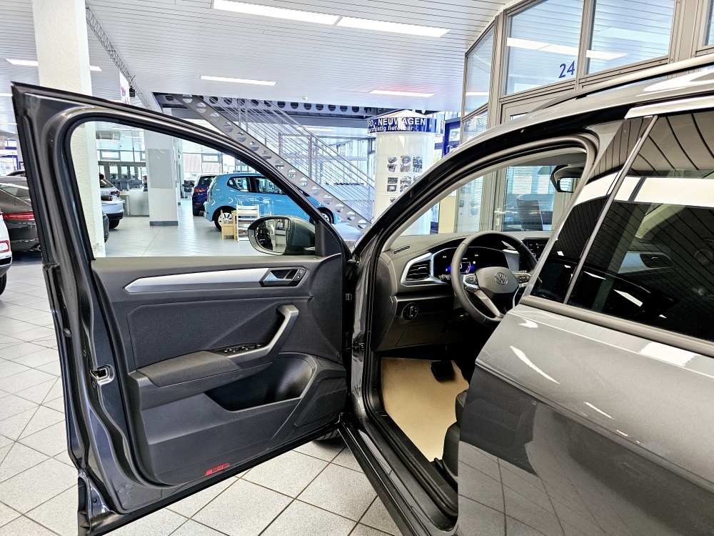 VW T-Roc  bei Hoffmann Automobile in Wolfsburg kaufen und sofort mitnehmen - Bild 21