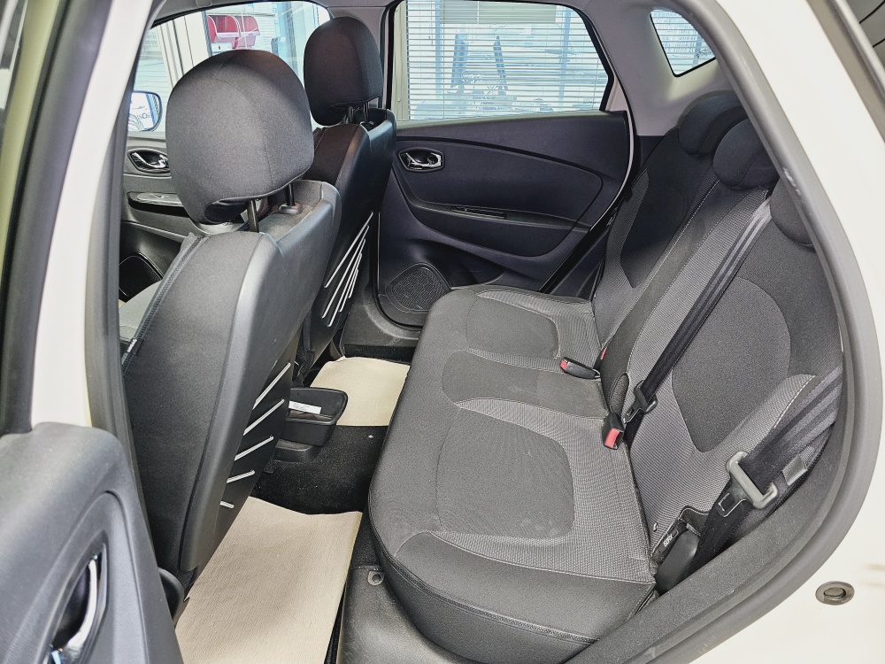 Renault Captur  bei Hoffmann Automobile in Wolfsburg kaufen und sofort mitnehmen - Bild 4
