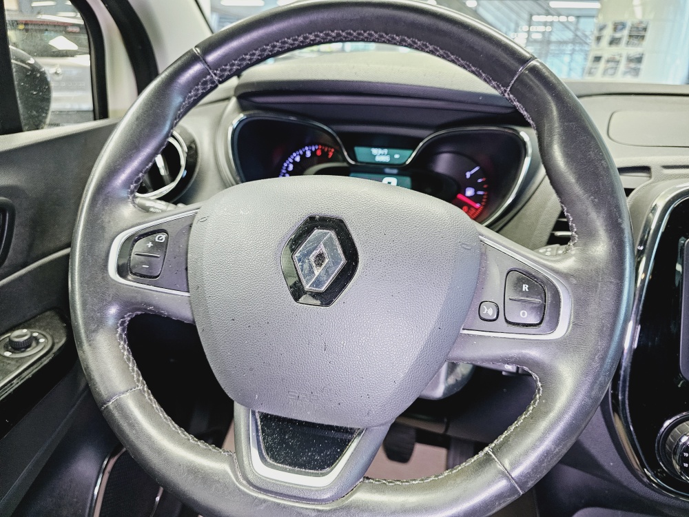 Renault Captur  bei Hoffmann Automobile in Wolfsburg kaufen und sofort mitnehmen - Bild 9