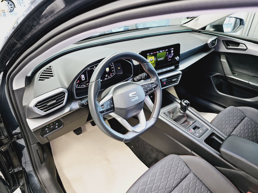 Seat Leon Sportstourer  ST  bei Hoffmann Automobile in Wolfsburg kaufen und sofort mitnehmen - Bild 10