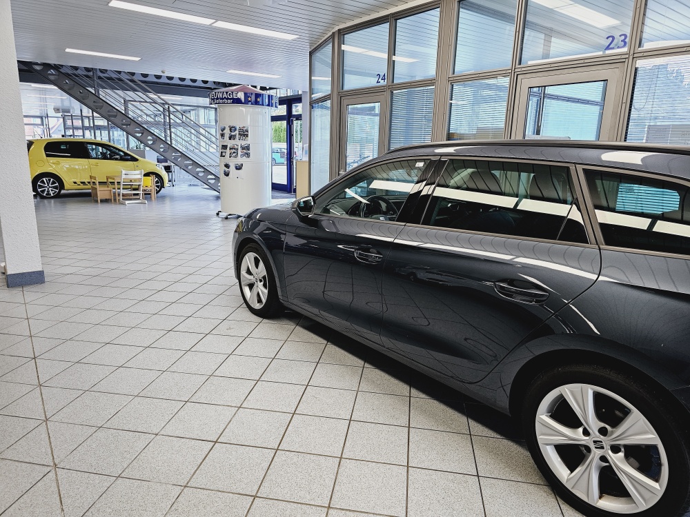 Seat Leon Sportstourer  ST  bei Hoffmann Automobile in Wolfsburg kaufen und sofort mitnehmen - Bild 13