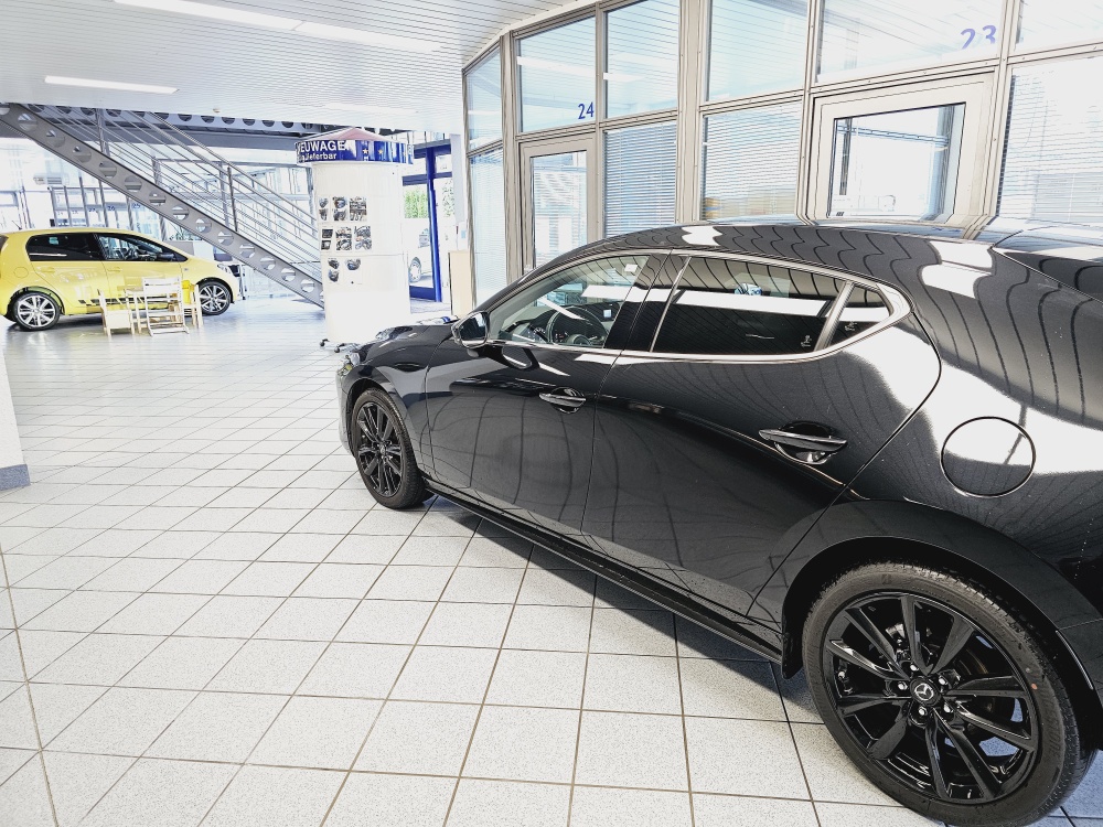 Mazda 3  bei Hoffmann Automobile in Wolfsburg kaufen und sofort mitnehmen - Bild 12