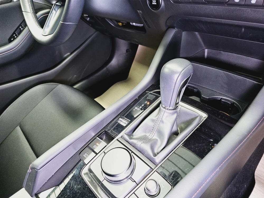 Mazda 3  bei Hoffmann Automobile in Wolfsburg kaufen und sofort mitnehmen - Bild 6