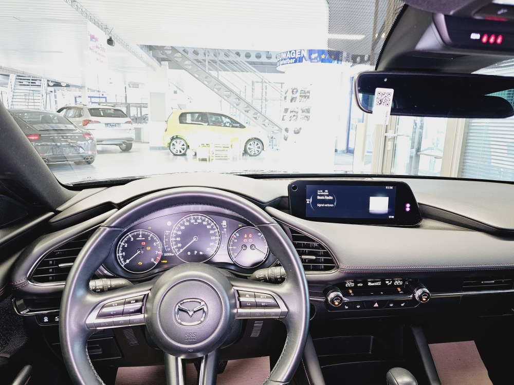 Mazda 3  bei Hoffmann Automobile in Wolfsburg kaufen und sofort mitnehmen - Bild 8