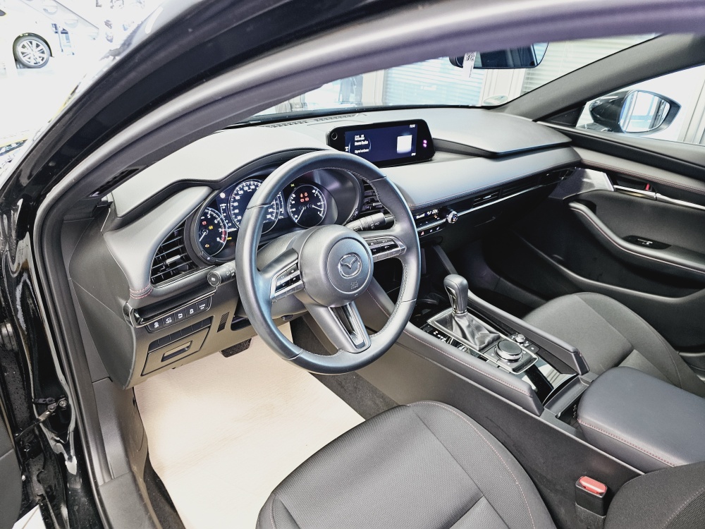 Mazda 3  bei Hoffmann Automobile in Wolfsburg kaufen und sofort mitnehmen - Bild 9