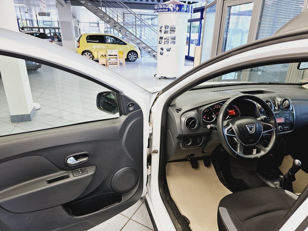 Dacia Sandero  bei Hoffmann Automobile in Wolfsburg kaufen und sofort mitnehmen - Bild 11