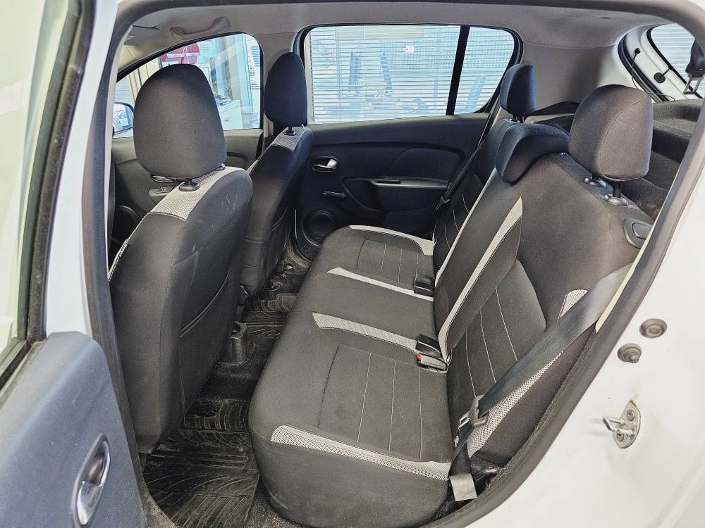 Dacia Sandero  bei Hoffmann Automobile in Wolfsburg kaufen und sofort mitnehmen - Bild 4