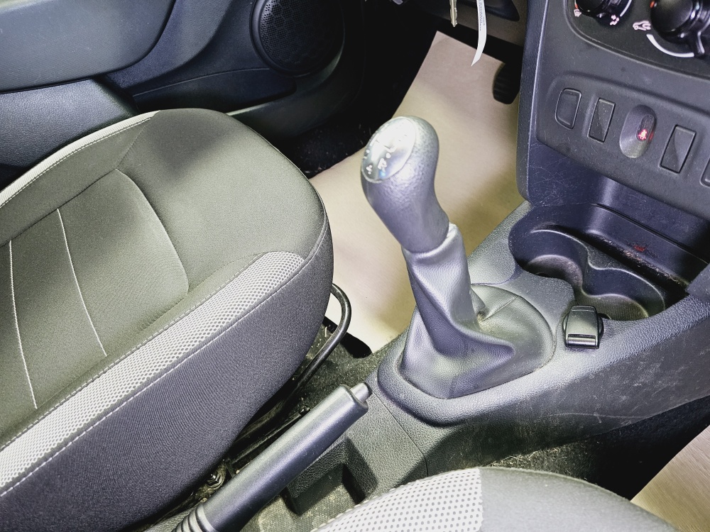 Dacia Sandero  bei Hoffmann Automobile in Wolfsburg kaufen und sofort mitnehmen - Bild 6