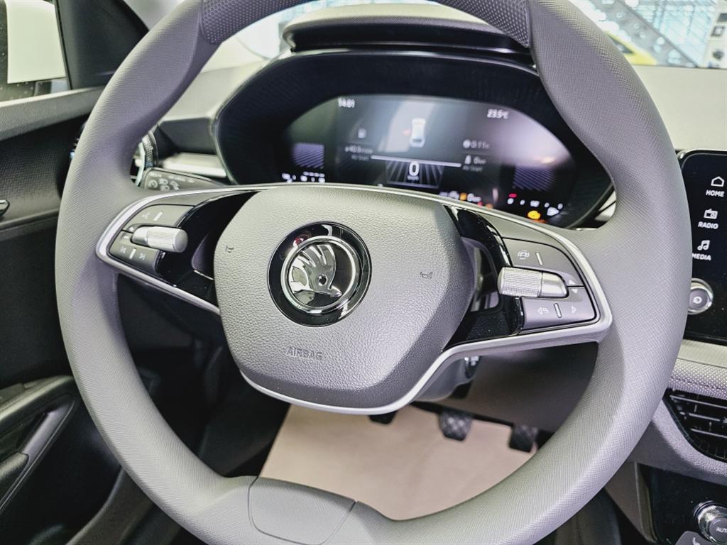 Skoda Fabia  bei Hoffmann Automobile in Wolfsburg kaufen und sofort mitnehmen - Bild 12