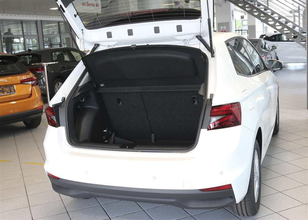 Skoda Fabia  bei Hoffmann Automobile in Wolfsburg kaufen und sofort mitnehmen - Bild 2