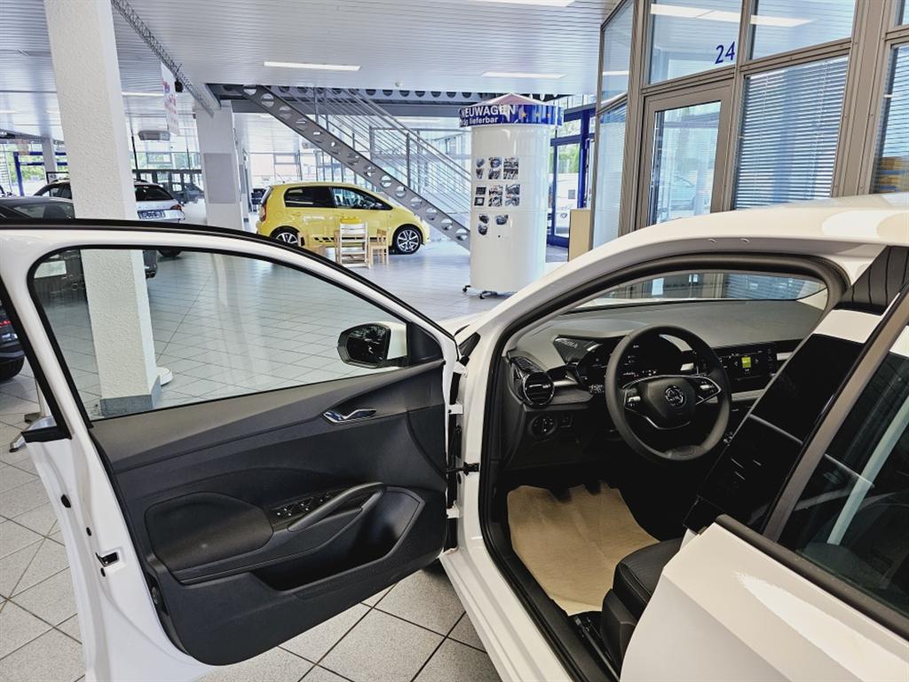 Skoda Fabia  bei Hoffmann Automobile in Wolfsburg kaufen und sofort mitnehmen - Bild 6