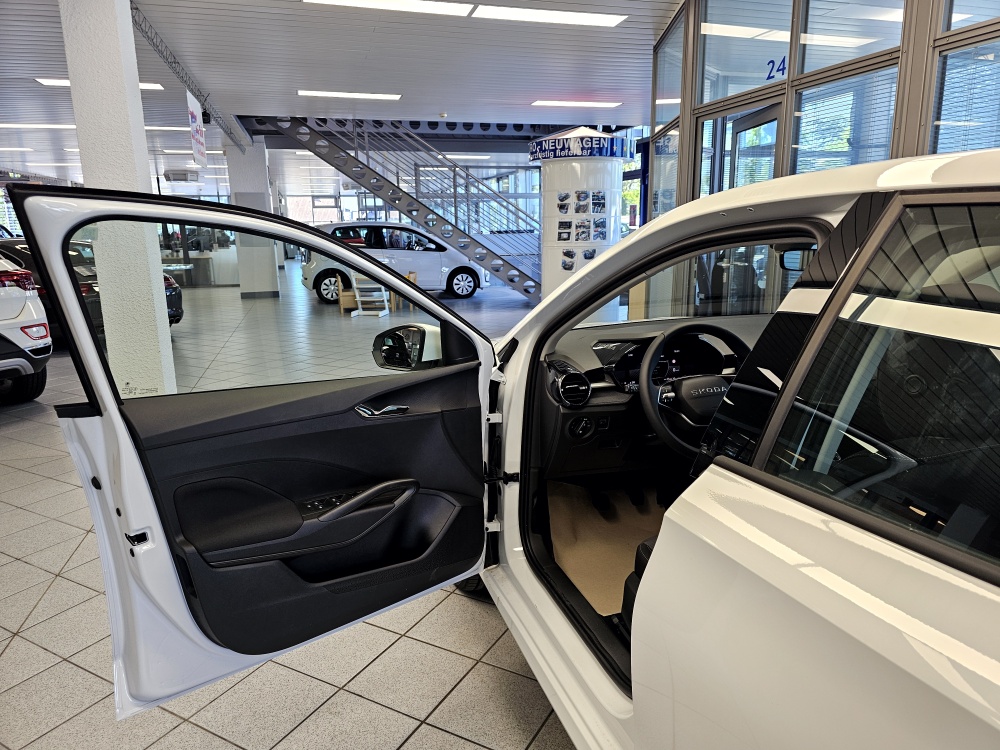 Skoda Fabia  bei Hoffmann Automobile in Wolfsburg kaufen und sofort mitnehmen - Bild 16