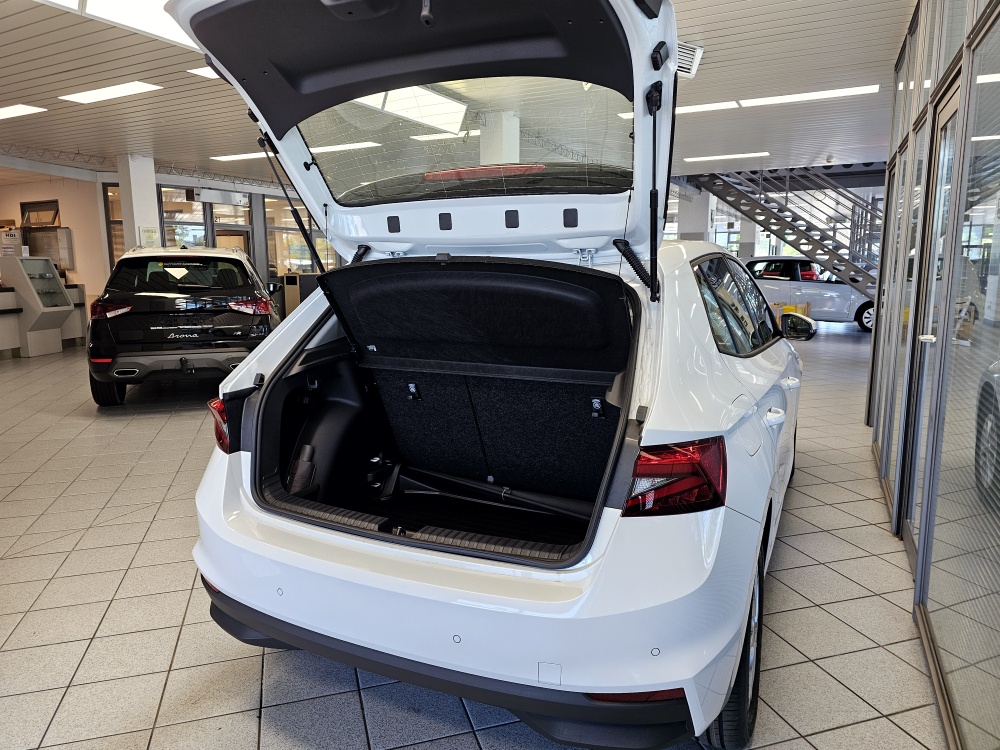 Skoda Fabia  bei Hoffmann Automobile in Wolfsburg kaufen und sofort mitnehmen - Bild 2