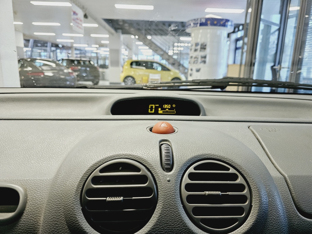 Renault Twingo  bei Hoffmann Automobile in Wolfsburg kaufen und sofort mitnehmen - Bild 9