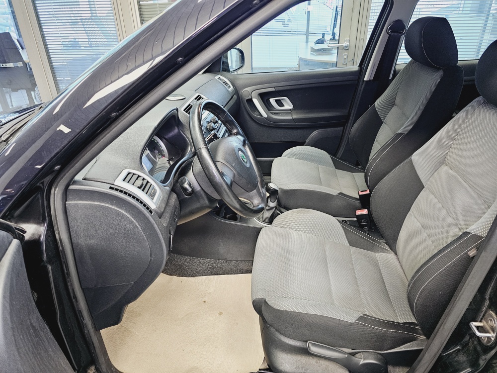 Skoda Fabia  bei Hoffmann Automobile in Wolfsburg kaufen und sofort mitnehmen - Bild 10
