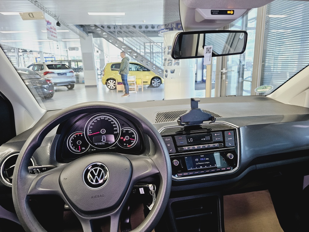 VW up!  bei Hoffmann Automobile in Wolfsburg kaufen und sofort mitnehmen - Bild 8
