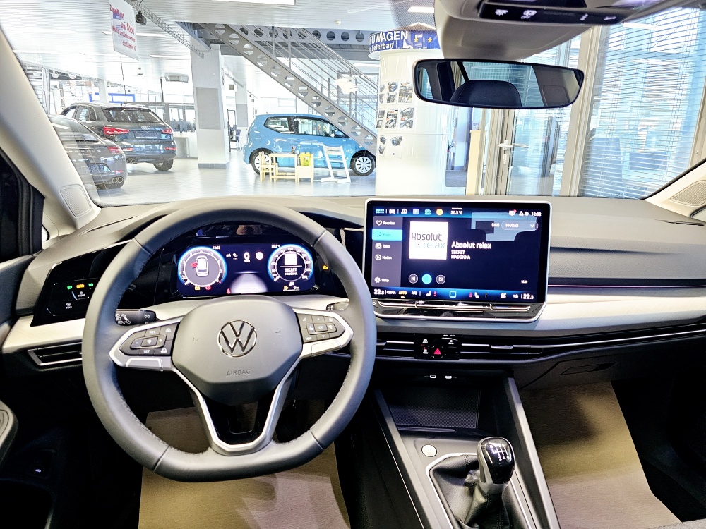 VW Golf Variant  bei Hoffmann Automobile in Wolfsburg kaufen und sofort mitnehmen - Bild 18