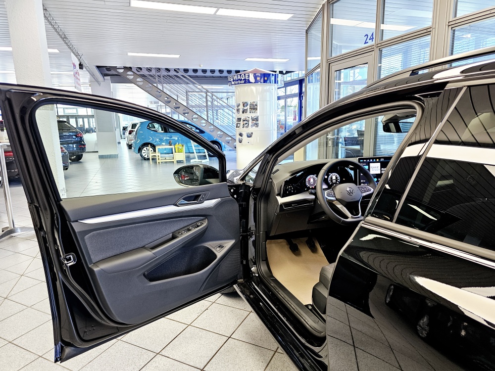 VW Golf Variant  bei Hoffmann Automobile in Wolfsburg kaufen und sofort mitnehmen - Bild 22