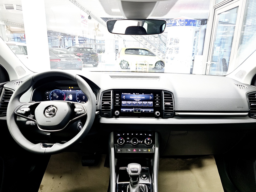 Skoda Karoq  bei Hoffmann Automobile in Wolfsburg kaufen und sofort mitnehmen - Bild 5