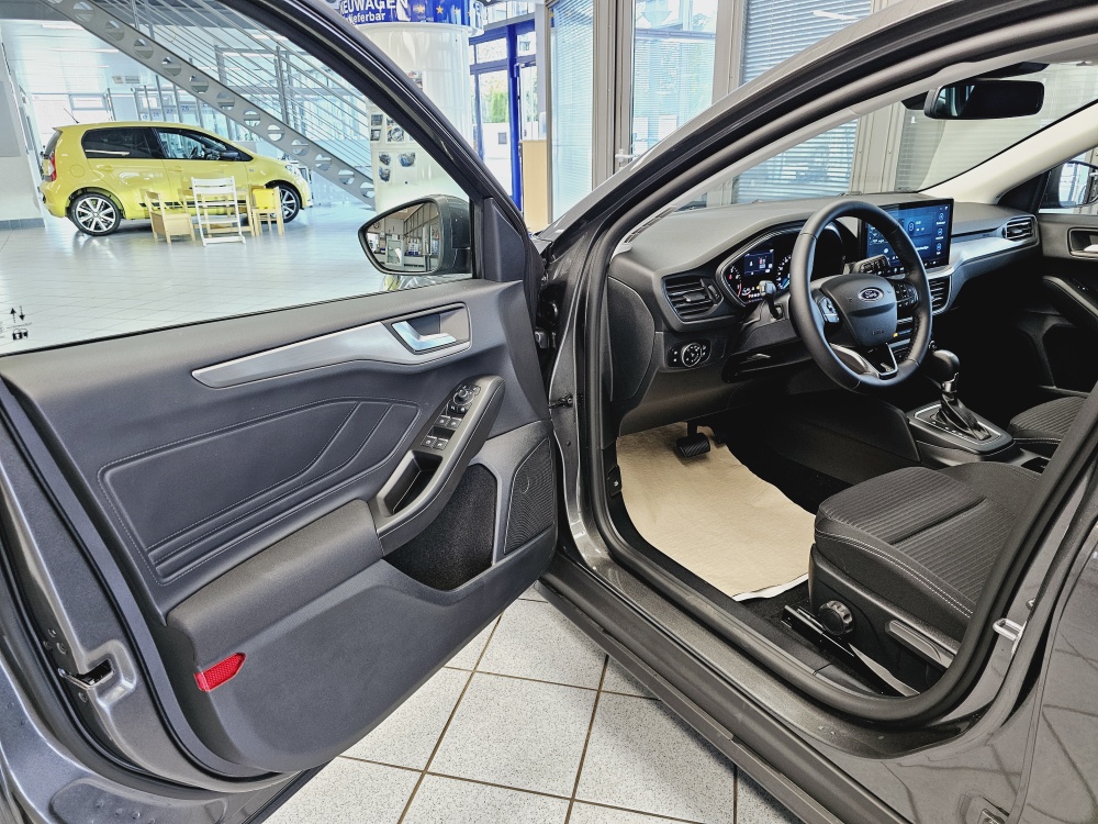 Ford Focus Turnier  bei Hoffmann Automobile in Wolfsburg kaufen und sofort mitnehmen - Bild 15
