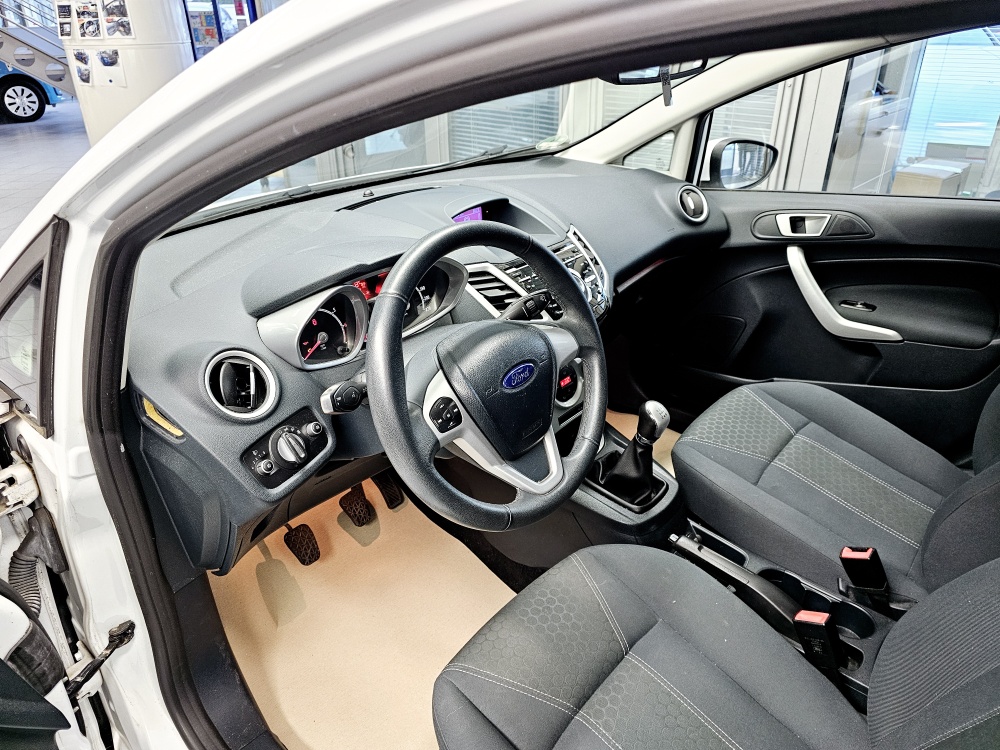 Ford Fiesta  bei Hoffmann Automobile in Wolfsburg kaufen und sofort mitnehmen - Bild 10