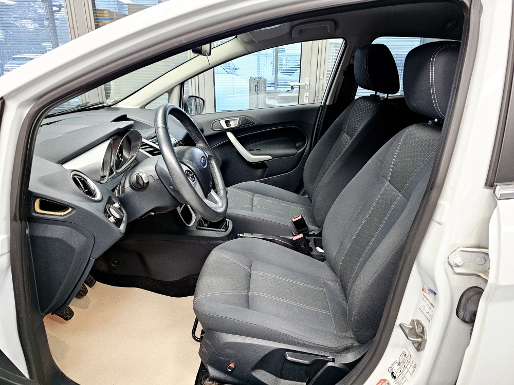 Ford Fiesta  bei Hoffmann Automobile in Wolfsburg kaufen und sofort mitnehmen - Bild 11