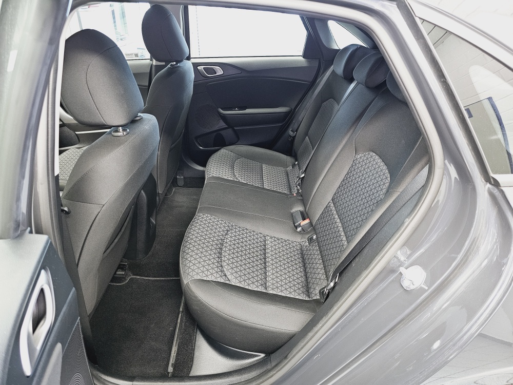 Kia Ceed  bei Hoffmann Automobile in Wolfsburg kaufen und sofort mitnehmen - Bild 4