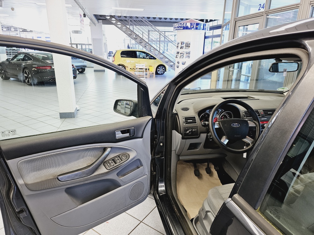 Ford C-Max  bei Hoffmann Automobile in Wolfsburg kaufen und sofort mitnehmen - Bild 11