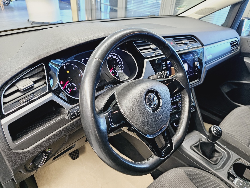 VW Touran  bei Hoffmann Automobile in Wolfsburg kaufen und sofort mitnehmen - Bild 14