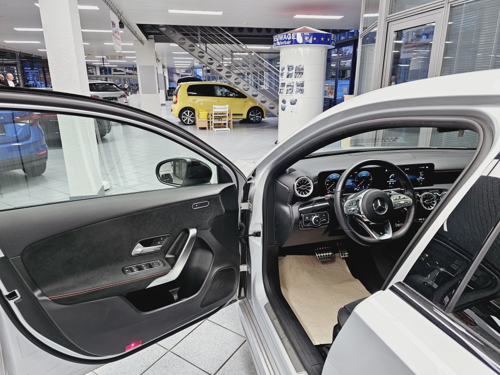Mercedes-Benz A 200  bei Hoffmann Automobile in Wolfsburg kaufen und sofort mitnehmen - Bild 14