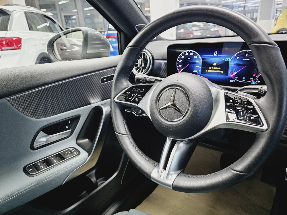 Mercedes-Benz A 220  bei Hoffmann Automobile in Wolfsburg kaufen und sofort mitnehmen - Bild 14