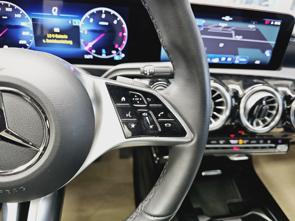 Mercedes-Benz A 220  bei Hoffmann Automobile in Wolfsburg kaufen und sofort mitnehmen - Bild 16