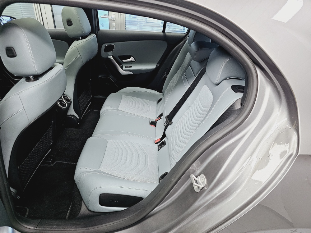 Mercedes-Benz A 220  bei Hoffmann Automobile in Wolfsburg kaufen und sofort mitnehmen - Bild 5