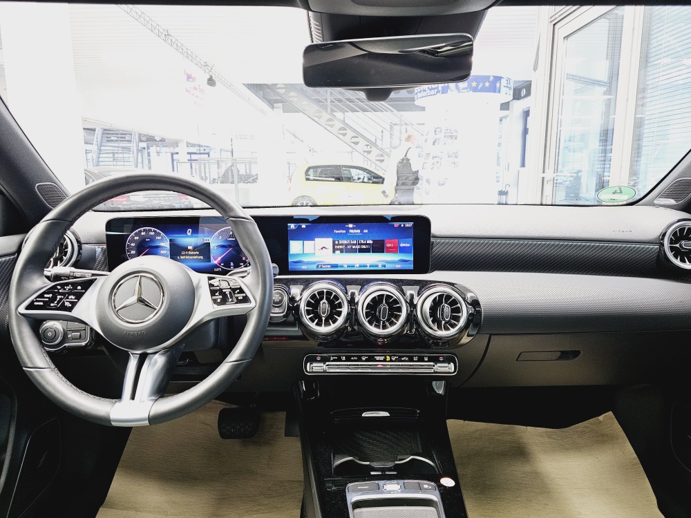 Mercedes-Benz A 220  bei Hoffmann Automobile in Wolfsburg kaufen und sofort mitnehmen - Bild 7