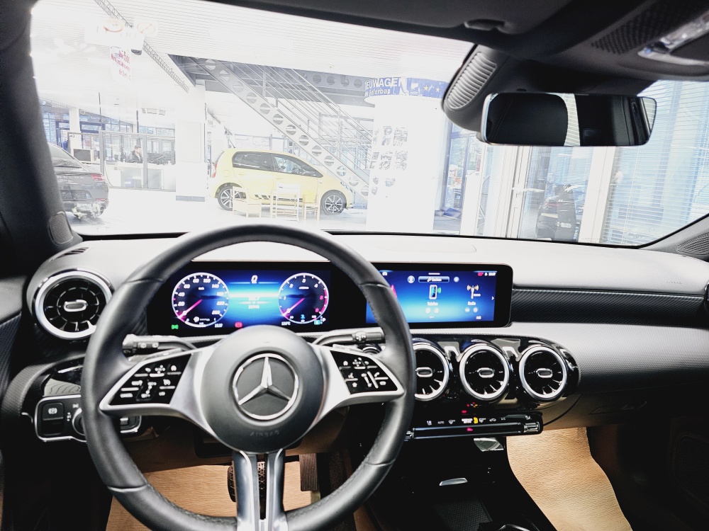 Mercedes-Benz A 180  bei Hoffmann Automobile in Wolfsburg kaufen und sofort mitnehmen - Bild 14