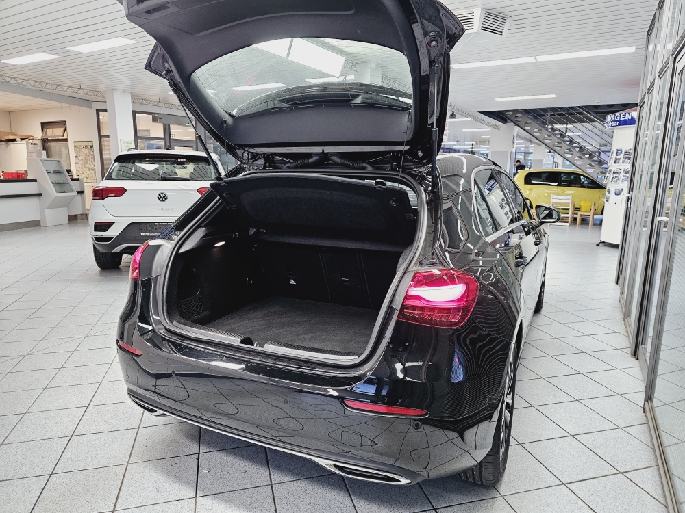 Mercedes-Benz A 180  bei Hoffmann Automobile in Wolfsburg kaufen und sofort mitnehmen - Bild 2