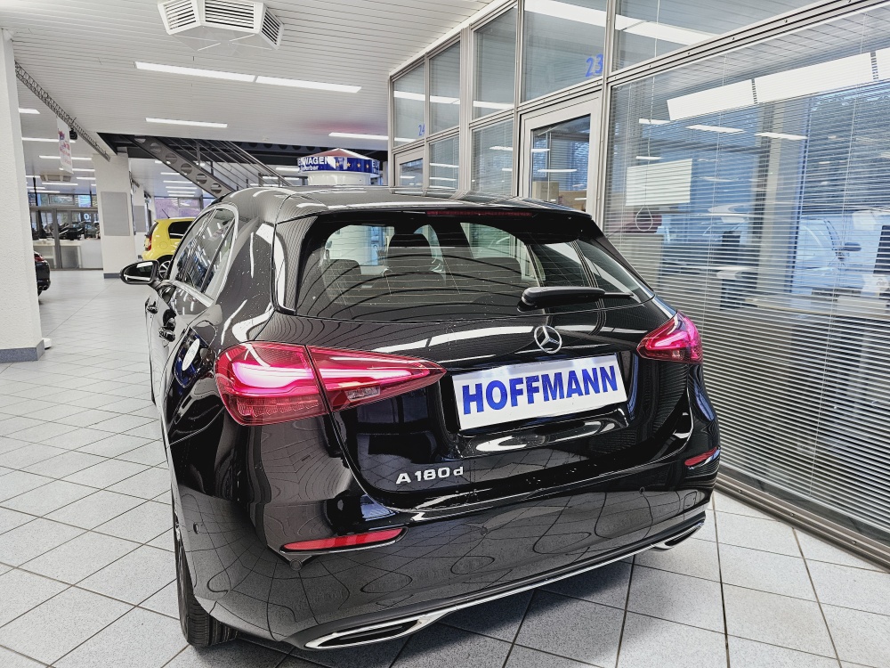 Mercedes-Benz A 180  bei Hoffmann Automobile in Wolfsburg kaufen und sofort mitnehmen - Bild 3