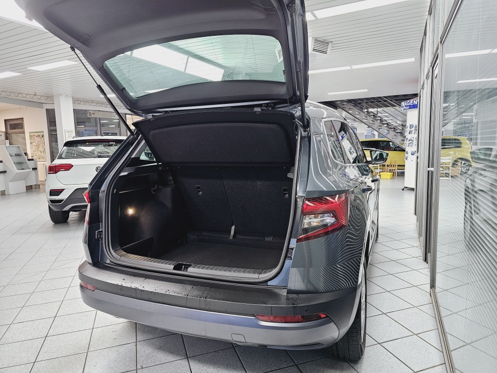 Skoda Karoq  bei Hoffmann Automobile in Wolfsburg kaufen und sofort mitnehmen - Bild 2