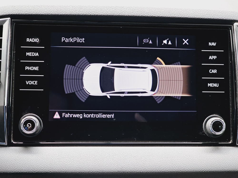 Skoda Karoq  bei Hoffmann Automobile in Wolfsburg kaufen und sofort mitnehmen - Bild 20