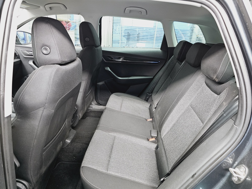 Skoda Karoq  bei Hoffmann Automobile in Wolfsburg kaufen und sofort mitnehmen - Bild 4
