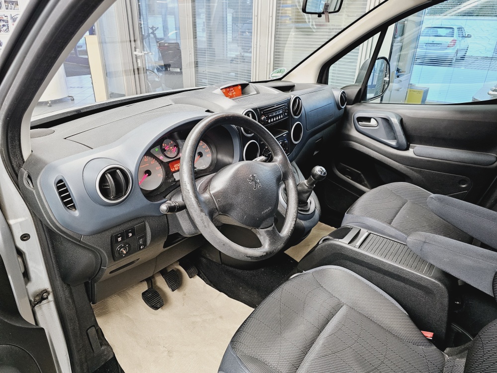 Peugeot Partner  bei Hoffmann Automobile in Wolfsburg kaufen und sofort mitnehmen - Bild 11