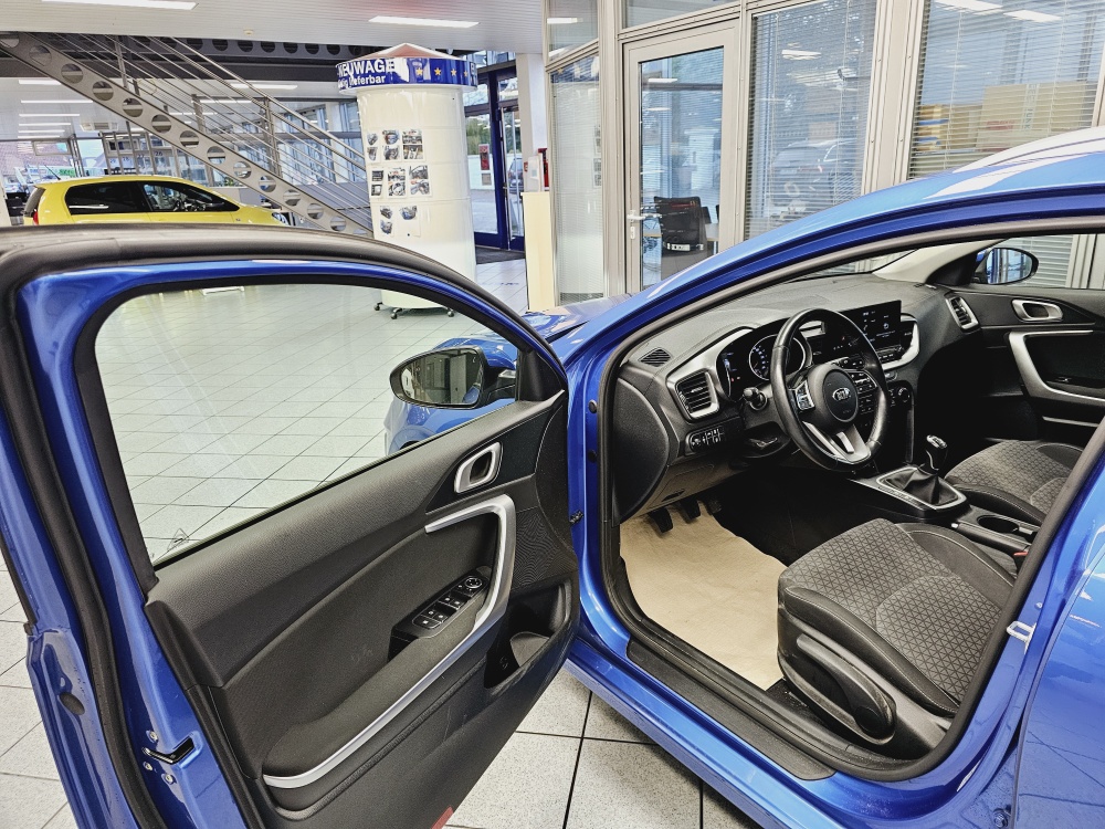 Kia Ceed  bei Hoffmann Automobile in Wolfsburg kaufen und sofort mitnehmen - Bild 18