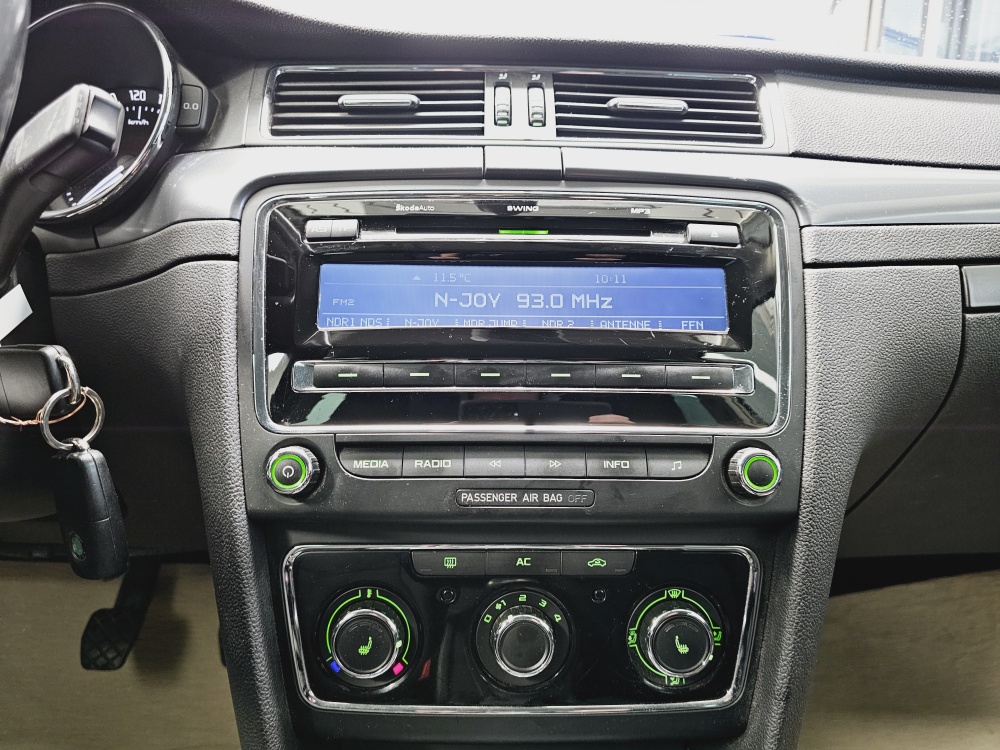 Skoda Superb Combi  bei Hoffmann Automobile in Wolfsburg kaufen und sofort mitnehmen - Bild 10