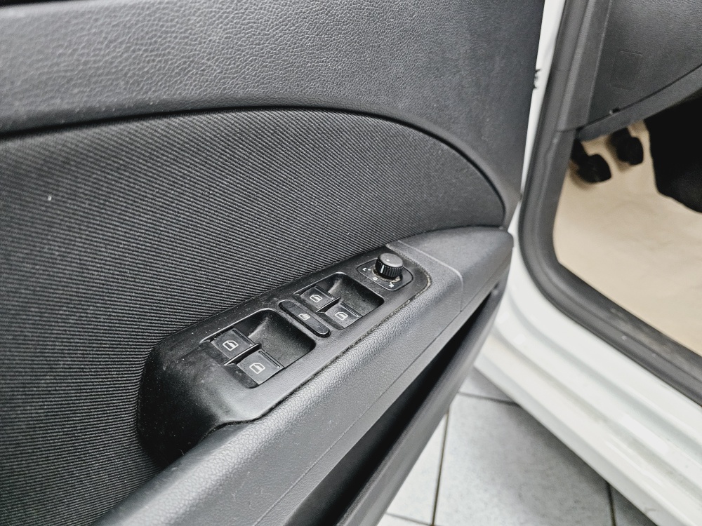 Skoda Superb Combi  bei Hoffmann Automobile in Wolfsburg kaufen und sofort mitnehmen - Bild 14