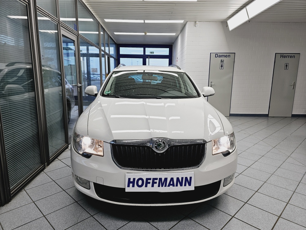 Skoda Superb Combi  bei Hoffmann Automobile in Wolfsburg kaufen und sofort mitnehmen - Bild 18