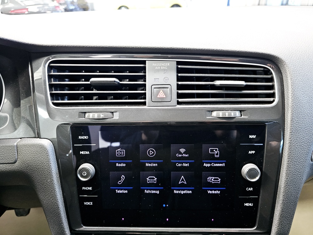 VW Golf Variant  bei Hoffmann Automobile in Wolfsburg kaufen und sofort mitnehmen - Bild 11