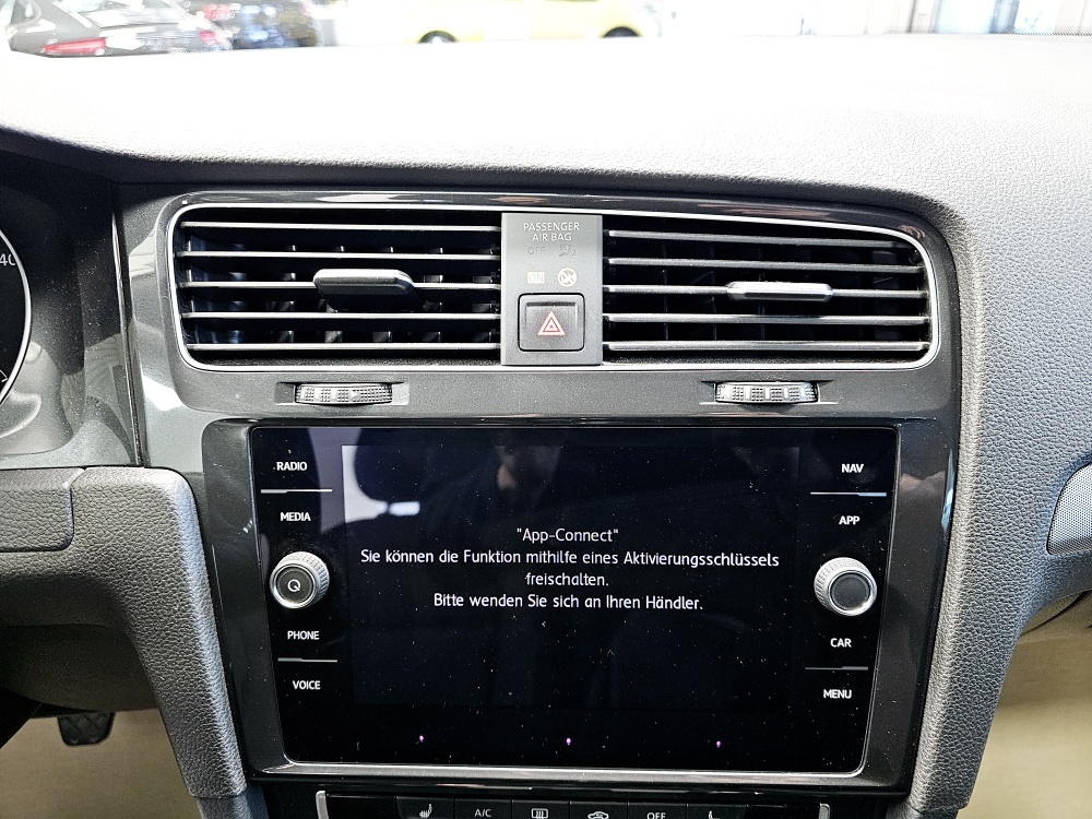 VW Golf Variant  bei Hoffmann Automobile in Wolfsburg kaufen und sofort mitnehmen - Bild 9