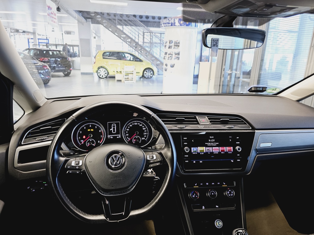 VW Touran  bei Hoffmann Automobile in Wolfsburg kaufen und sofort mitnehmen - Bild 18