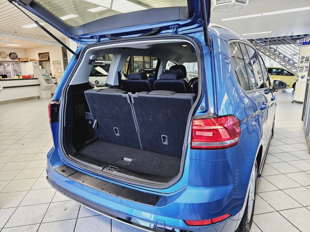 VW Touran  bei Hoffmann Automobile in Wolfsburg kaufen und sofort mitnehmen - Bild 3